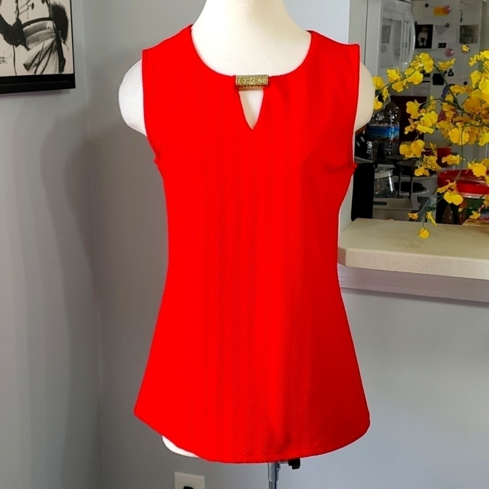 Ava & grace tunic‎ red top, sleevless. Pop Over, size large. Key hole.